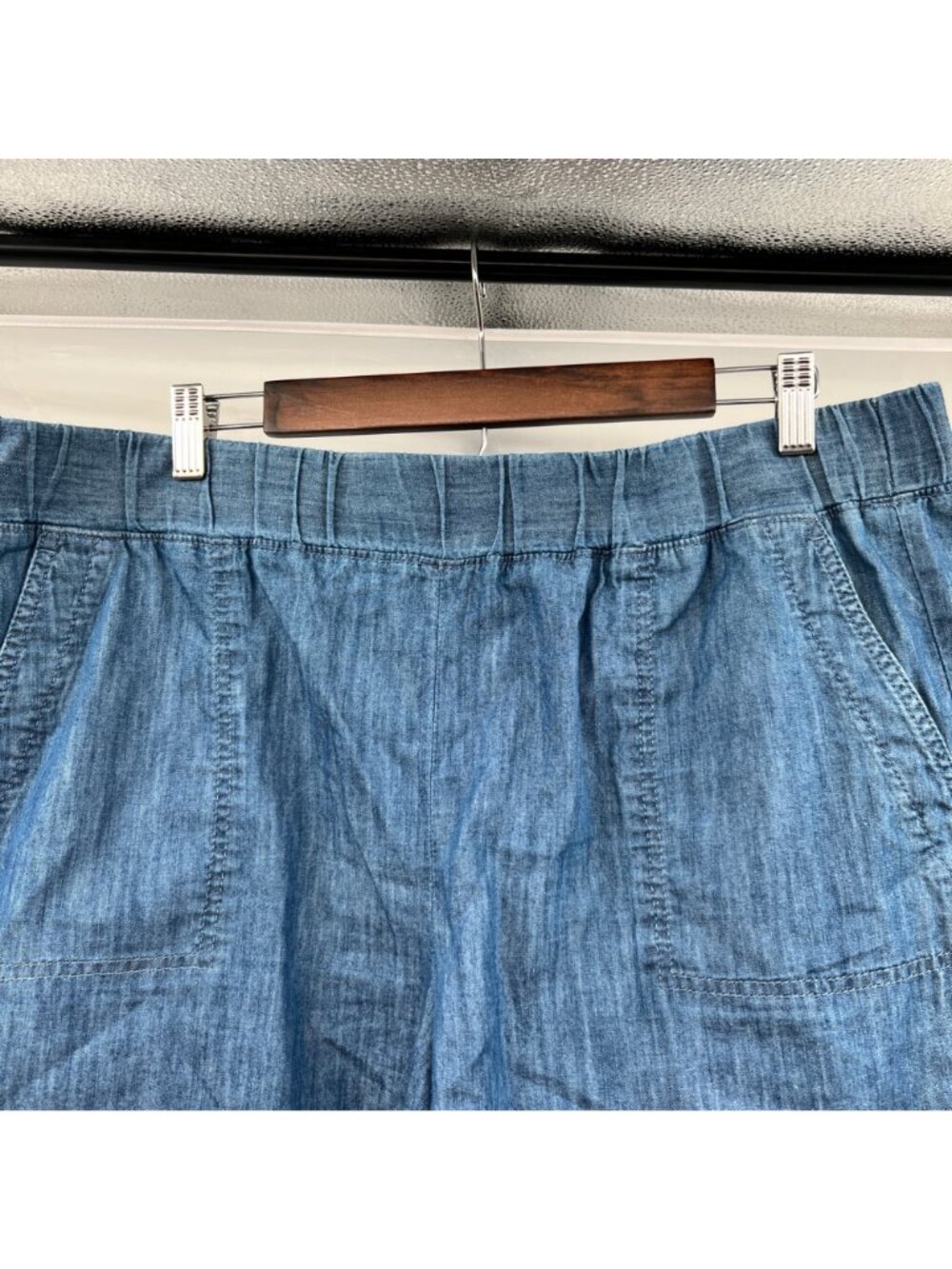 Talbots Womens Chambray Blue Shorts Pull On Size XL Pockets - Picture 2 of 7